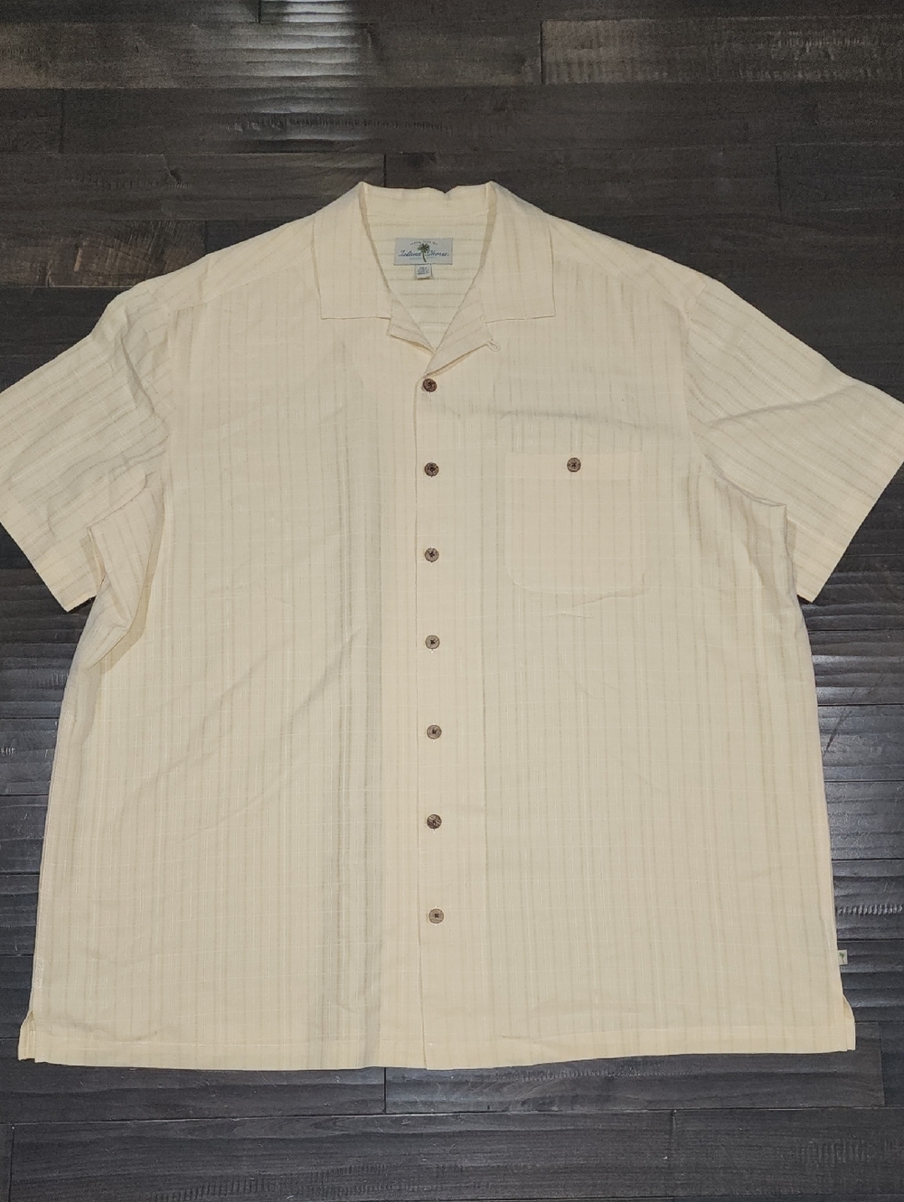 Casual Short-Sleeve Button-Down Shirt in Butter Yellow — Relaxed Style